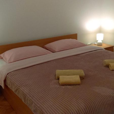 Apartman Borna Starigrad Paklenica Bagian luar foto