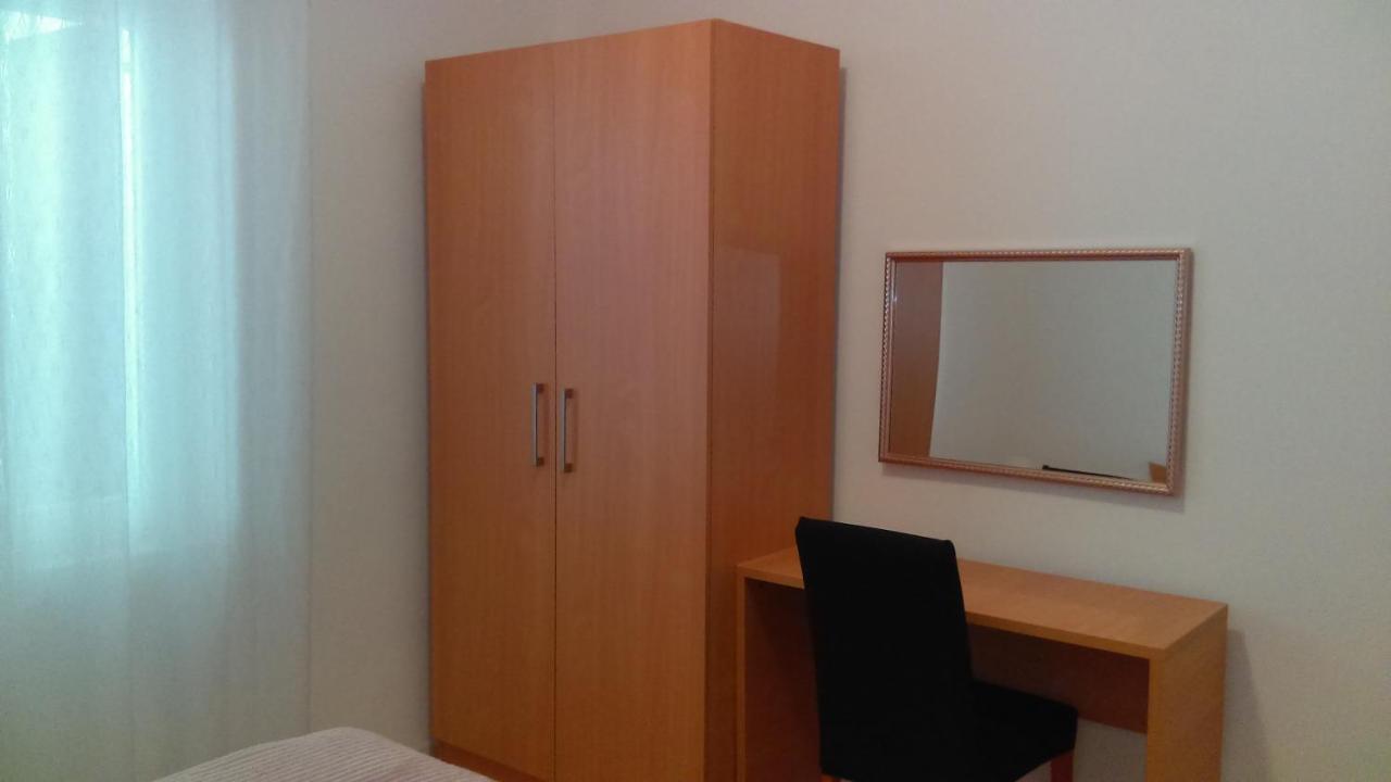 Apartman Borna Starigrad Paklenica Bagian luar foto
