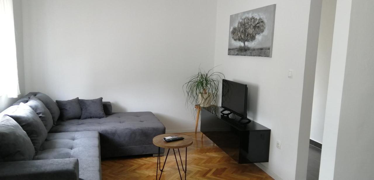 Apartman Borna Starigrad Paklenica Bagian luar foto